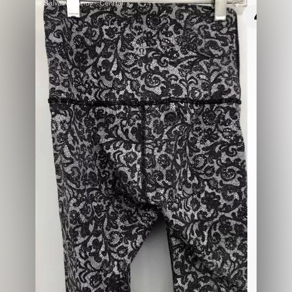 #34 Lululemon Wunder Under Pant (Hi-Rise)
Mini Cinder Lace White Black - Sz - Picture 5 of 10
